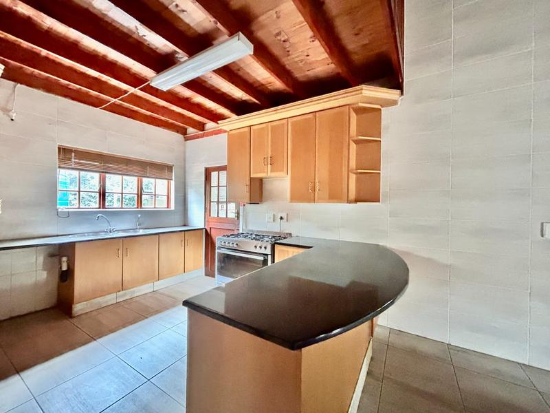 To Let 4 Bedroom Property for Rent in Melodie North West